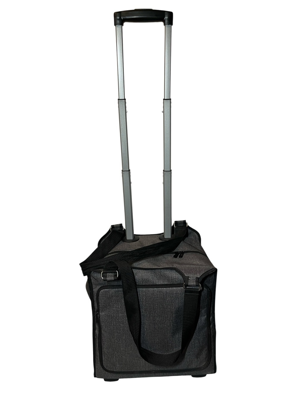Thirty-One Away We Go Roller Bag
Wheels. Handle carry on
Hostess gift